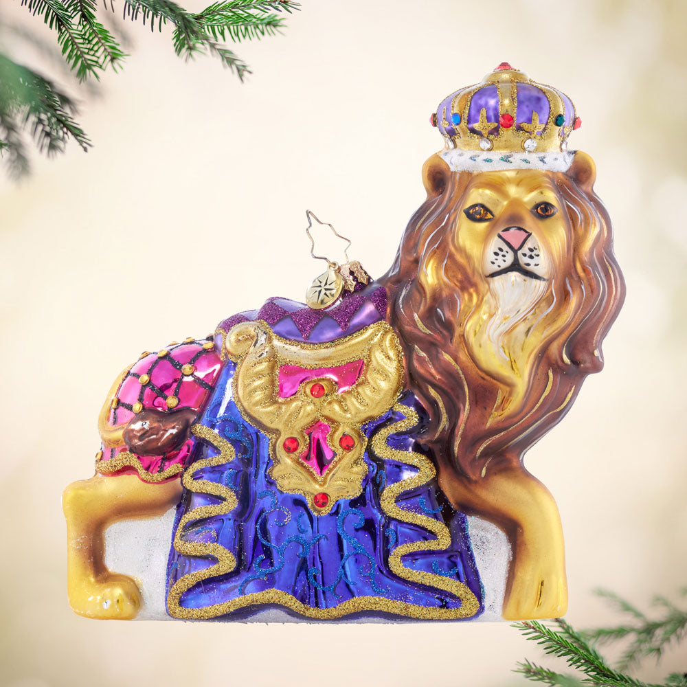 Front image - Crowned Lion Majesty - (Lion ornament)